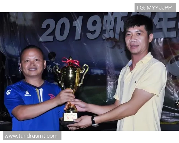 十大血腥足球明星揭示赛场背后的暴力与激情